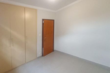Casa à venda com 220m², 3 quartos e 2 vagas Casa à venda com 220m², 3 quartos e 2 vagasQuarto 3