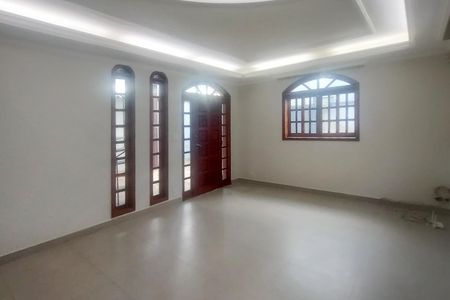 Casa à venda com 220m², 3 quartos e 2 vagas Casa à venda com 220m², 3 quartos e 2 vagasSala