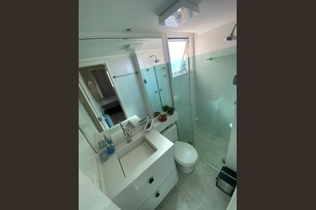 Banheiro de apartamento para alugar com 2 quartos, 50m² em Quitaúna, Osasco