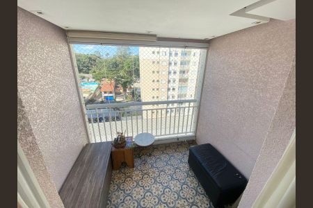 Varanda da sala  de apartamento para alugar com 2 quartos, 50m² em Quitaúna, Osasco