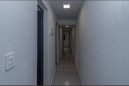 Casa à venda com 111m², 3 quartos e 2 vagas Casa à venda com 111m², 3 quartos e 2 vagascorredor para os cômodos_1