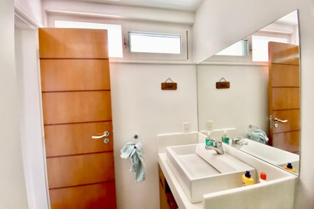 Apartamento para alugar com 140m², 3 quartos e 1 vaga Apartamento para alugar com 140m², 3 quartos e 1 vagaBanheiro da suíte 2