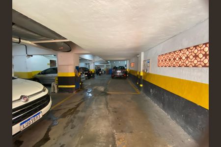 Apartamento para alugar com 140m², 3 quartos e 1 vaga Apartamento para alugar com 140m², 3 quartos e 1 vagaGaragem