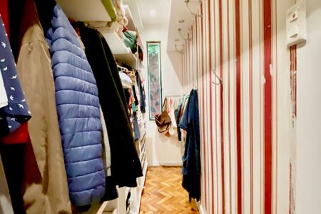 Apartamento para alugar com 140m², 3 quartos e 1 vaga Apartamento para alugar com 140m², 3 quartos e 1 vagaCloset da suíte