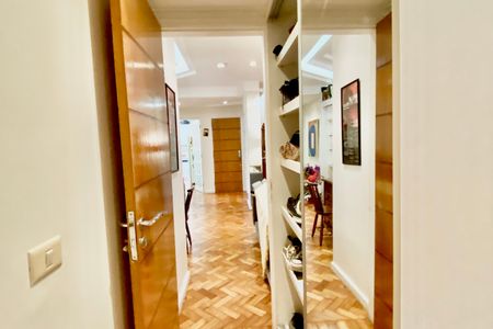 Apartamento para alugar com 140m², 3 quartos e 1 vaga Apartamento para alugar com 140m², 3 quartos e 1 vagaCorredor