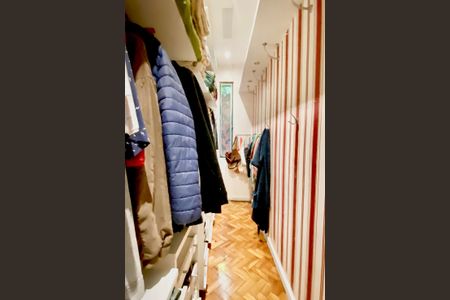 Apartamento para alugar com 140m², 3 quartos e 1 vaga Apartamento para alugar com 140m², 3 quartos e 1 vagaCloset da suite