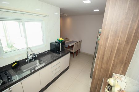 Apartamento à venda com 108m², 2 quartos e 2 vagas Apartamento à venda com 108m², 2 quartos e 2 vagasCozinha