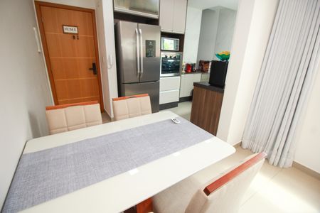 Apartamento à venda com 108m², 2 quartos e 2 vagas Apartamento à venda com 108m², 2 quartos e 2 vagasSala de Jantar