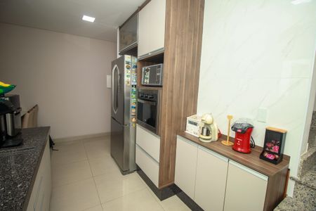Apartamento à venda com 108m², 2 quartos e 2 vagas Apartamento à venda com 108m², 2 quartos e 2 vagasCozinha