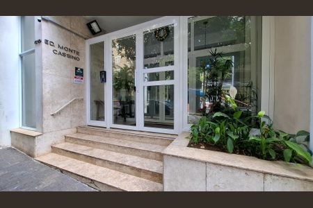 Apartamento à venda com 76m², 2 quartos e 1 vagaFachada do Prédio