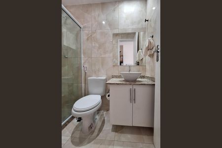Banheiro de kitnet/studio para alugar com 1 quarto, 25m² em Icaraí, Niterói