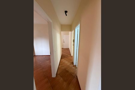 Apartamento à venda com 75m², 2 quartos e 1 vagaCorredor