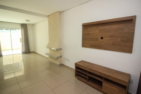 Casa para alugar com 140m², 3 quartos e 2 vagas Casa para alugar com 140m², 3 quartos e 2 vagasSala