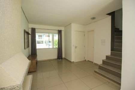 Sala de casa para alugar com 3 quartos, 140m² em Hípica, Porto Alegre