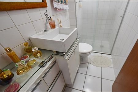 Apartamento à venda com 60m², 3 quartos e 1 vaga Apartamento à venda com 60m², 3 quartos e 1 vagaBanheiro