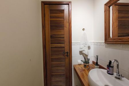 Casa à venda com 380m², 4 quartos e sem vagaBanheiro Social