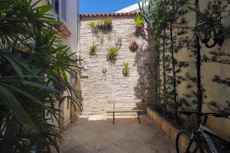 Casa à venda com 380m², 4 quartos e sem vagaQuintal