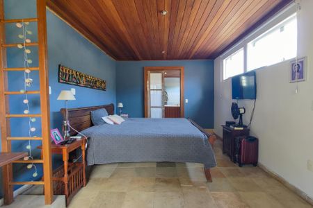 Casa à venda com 380m², 4 quartos e sem vagaSuíte 1