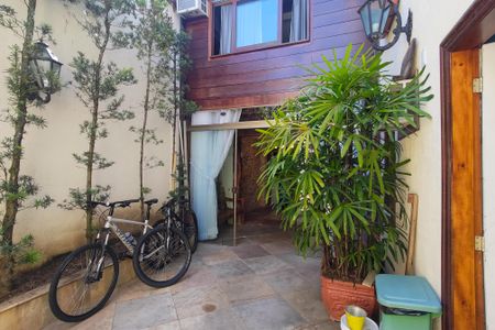 Casa à venda com 380m², 4 quartos e sem vagaQuintal