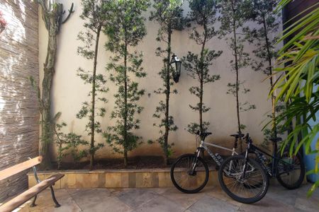 Casa à venda com 380m², 4 quartos e sem vagaQuintal