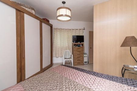 Casa para alugar com 300m², 4 quartos e 2 vagasQuarto