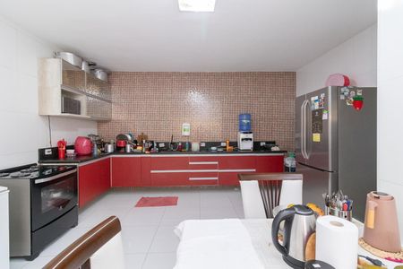 Casa para alugar com 300m², 4 quartos e 2 vagasCozinha