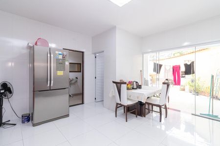 Casa para alugar com 300m², 4 quartos e 2 vagasCozinha