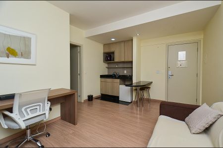 Sala  de apartamento para alugar com 1 quarto, 40m² em Barro Preto, Belo Horizonte