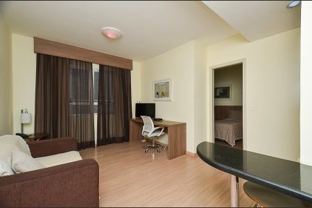 Sala  de apartamento para alugar com 1 quarto, 40m² em Barro Preto, Belo Horizonte