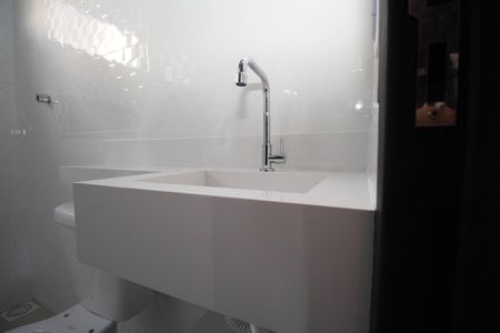 Banheiro Social de kitnet/studio para alugar com 1 quarto, 45m² em Ade Águas Claras, Brasília