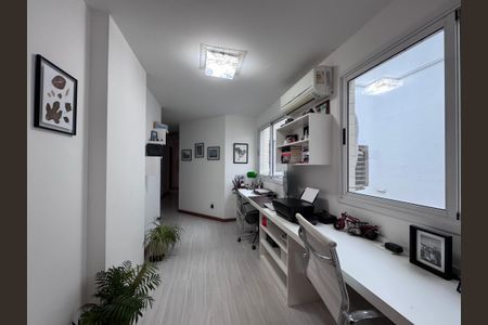 Apartamento à venda com 157m², 4 quartos e 3 vagasCorredor - Escritório