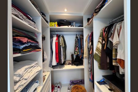 Apartamento à venda com 157m², 4 quartos e 3 vagasSuíte 1 - Closet