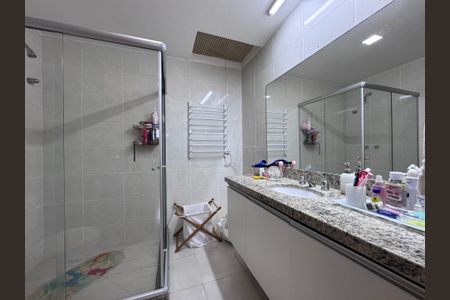 Apartamento à venda com 157m², 4 quartos e 3 vagasSuíte 2 - Banheiro