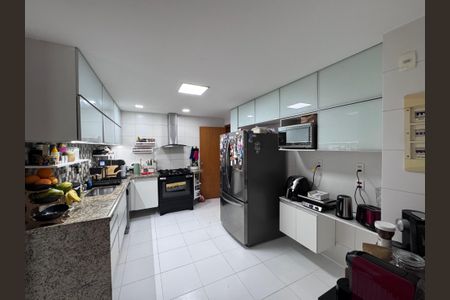 Apartamento à venda com 157m², 4 quartos e 3 vagasCozinha e Área de Serviço