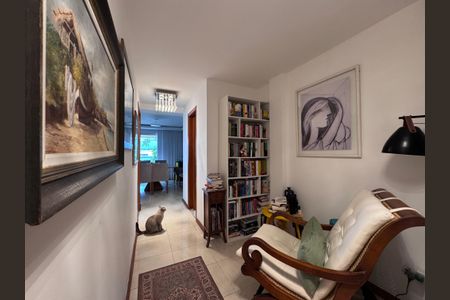 Corredor - Espaço Leitura de apartamento à venda com 4 quartos, 157m² em Recreio dos Bandeirantes, Rio de Janeiro