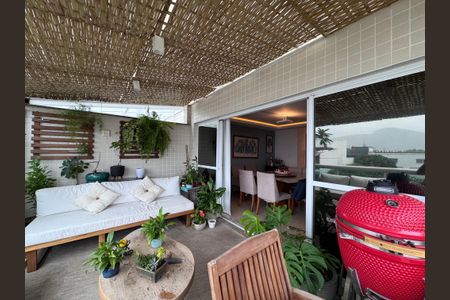 Apartamento à venda com 157m², 4 quartos e 3 vagasVaranda