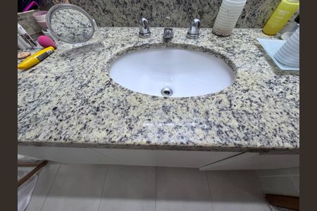 Apartamento à venda com 157m², 4 quartos e 3 vagasSuíte 2 - Banheiro