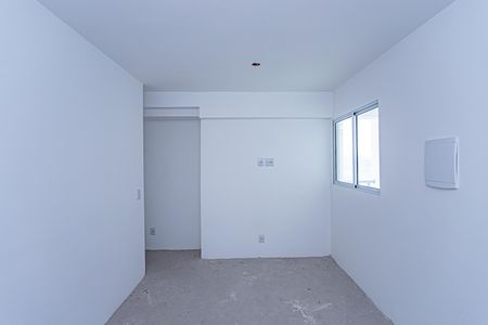 Sala, cozinha e área de serviço de apartamento à venda com 2 quartos, 48m² em Piqueri, São Paulo