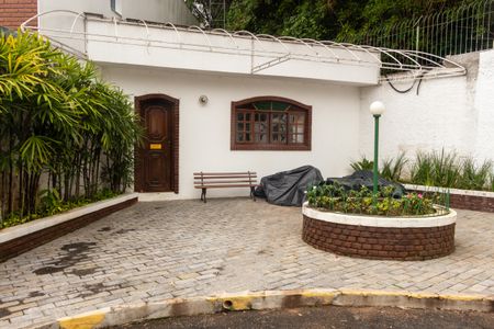 Casa de condomínio para alugar com 100m², 4 quartos e 2 vagasADM