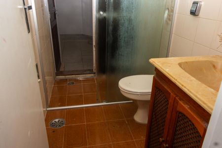 Casa de condomínio para alugar com 100m², 4 quartos e 2 vagasBanheiro da Suíte 1