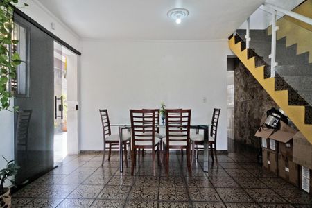 Casa para alugar com 60m², 3 quartos e 1 vagaSala