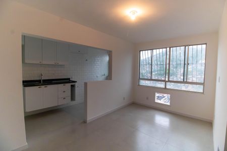 Sala de apartamento à venda com 2 quartos, 60m² em São Lourenço, Niterói