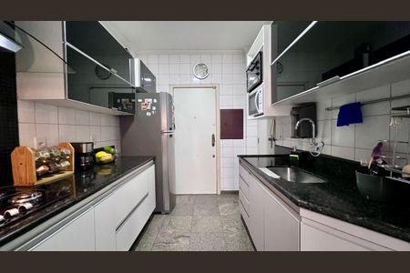 Apartamento à venda com 170m², 3 quartos e 2 vagascozinha