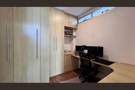 Apartamento à venda com 170m², 3 quartos e 2 vagasEscritório
