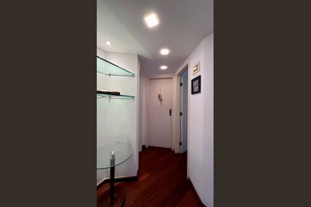 Apartamento à venda com 170m², 3 quartos e 2 vagascirculação 