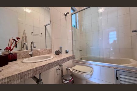 Apartamento à venda com 170m², 3 quartos e 2 vagasbanho