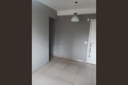 Sala de apartamento para alugar com 2 quartos, 40m² em Vila Zat, São Paulo