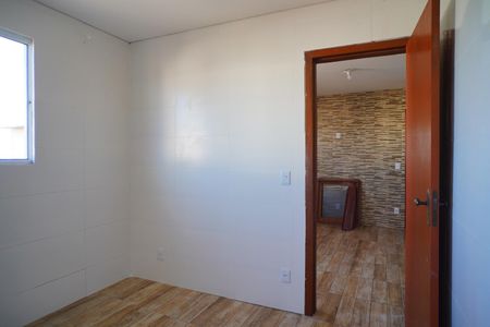 Quarto 1 de apartamento para alugar com 2 quartos, 38m² em Costa E Silva, Porto Alegre