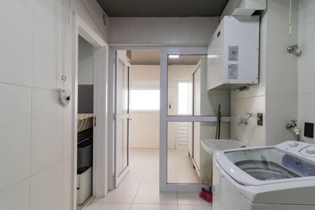 Apartamento para alugar com 242m², 5 quartos e 3 vagas Apartamento para alugar com 242m², 5 quartos e 3 vagasÁrea de Serviço