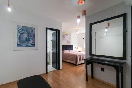 Apartamento para alugar com 242m², 5 quartos e 3 vagas Apartamento para alugar com 242m², 5 quartos e 3 vagasCloset da suíte 4